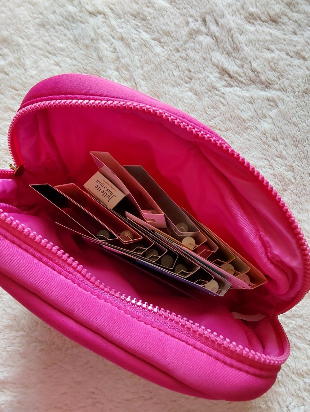 🌺 NWT Sephora Quilted Hot Pink Cosmetic Travel Bag with Perfume Samplers - Picture 5 of 9